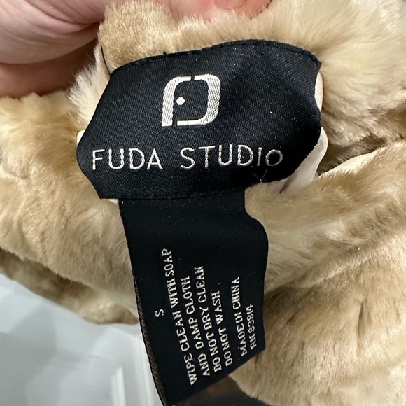 Fuda Studio size S Faux-Fur Vest (reversible) - Picture 6 of 7